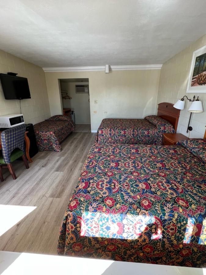 Village Inn Туларе Экстерьер фото
