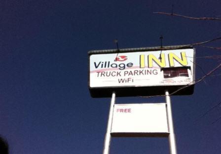 Village Inn Туларе Экстерьер фото