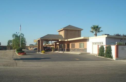 Village Inn Туларе Экстерьер фото
